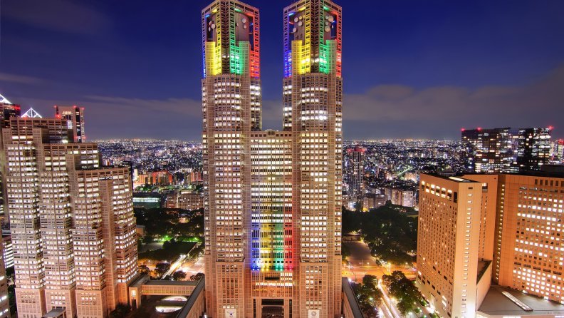 colorful_lights_in_a_tokyo_skyscraper.jpg