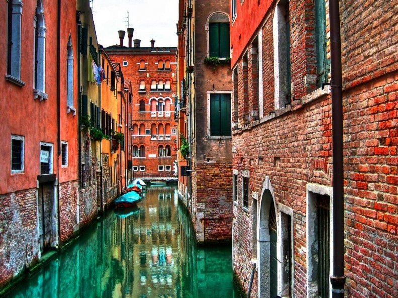 venice_homes_and_canals.jpg