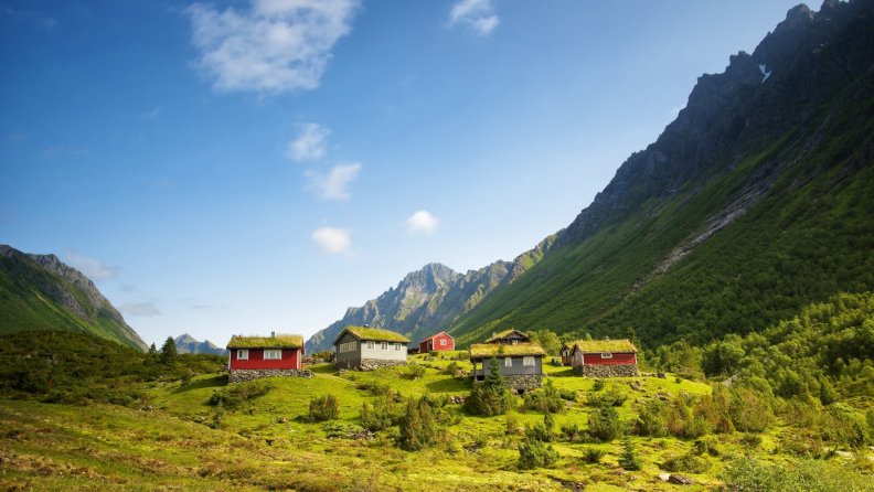 norwegian_village_in_a_green_valley.jpg