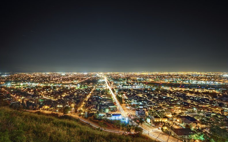 night_view_of_los_angeles_from_the_hills_hdr.jpg