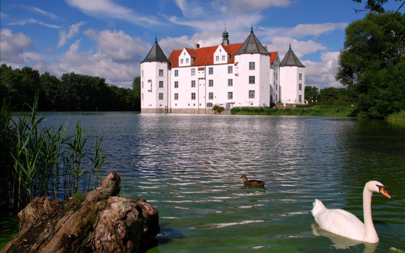 castle_glucksburg_germany.jpg