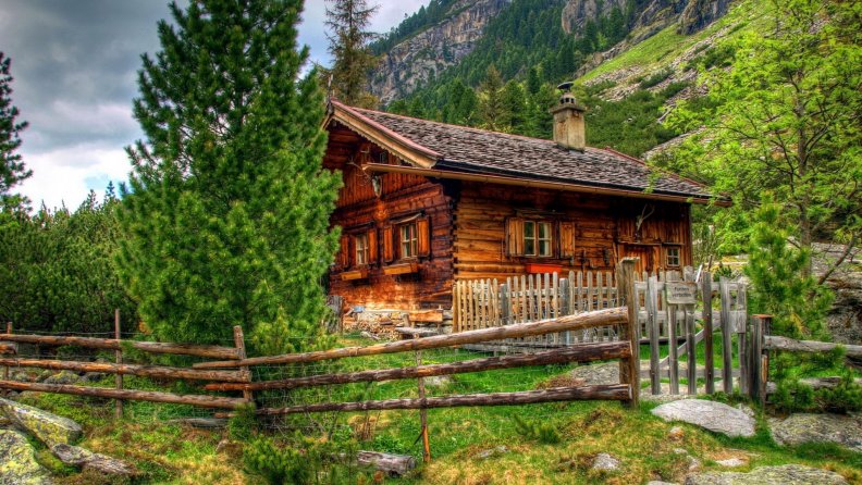 wonderful_wooden_mountain_cabin_in_summer_hdr.jpg