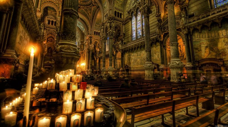 prayer_candles_in_a_beautiful_church_hdr.jpg
