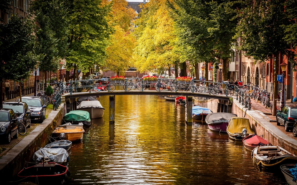*** Amsterdam ***