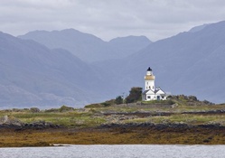 lighthouse on the isle of skye inscotland