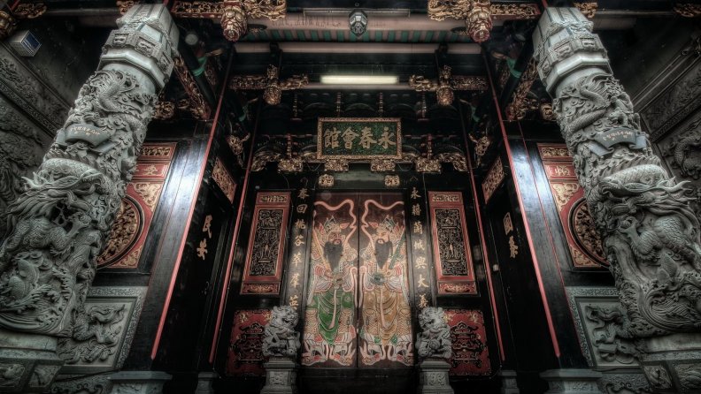 magnificent_entry_to_an_oriental_temple.jpg