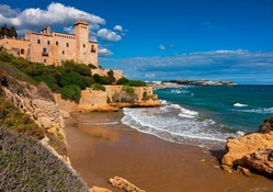 tamarit castle on a spanish seacoast