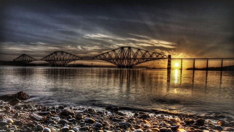 the_forth_rail_bridge_in_scotland_in_gorgeous_sunset_hdr.jpg