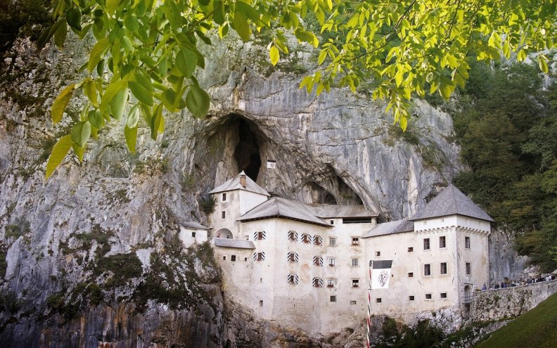 castle_built_in_front_of_the_cave.jpg