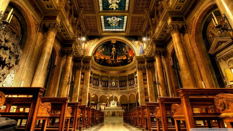 splendid_church_interior_in_rome.jpg