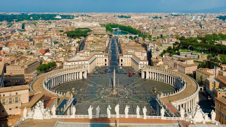 st_peters_square_rome_italy.jpg