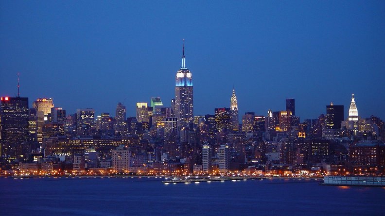new_york_city_skyline_at_dusk.jpg