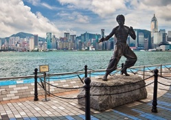bruce lee statue at hong kong harbor hdr