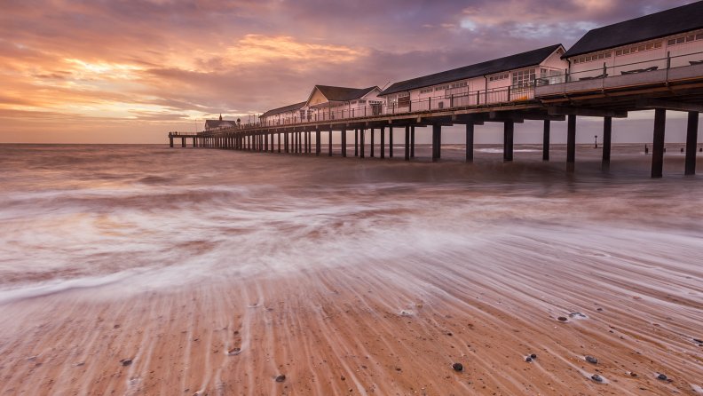 lovely_commercial_sea_pier_at_dawn.jpg