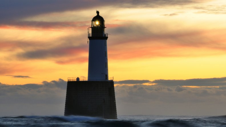 wonderful_sea_lighthouse.jpg