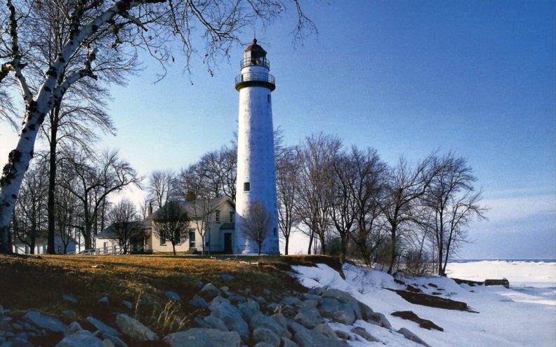 point_aux_barques_lighthouse_2.jpg