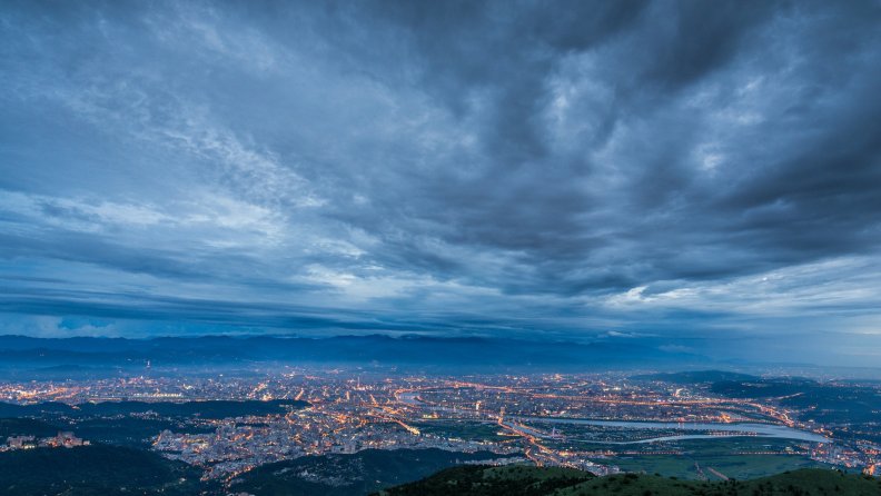 superb panorama view of taipei taiwan at dusk
