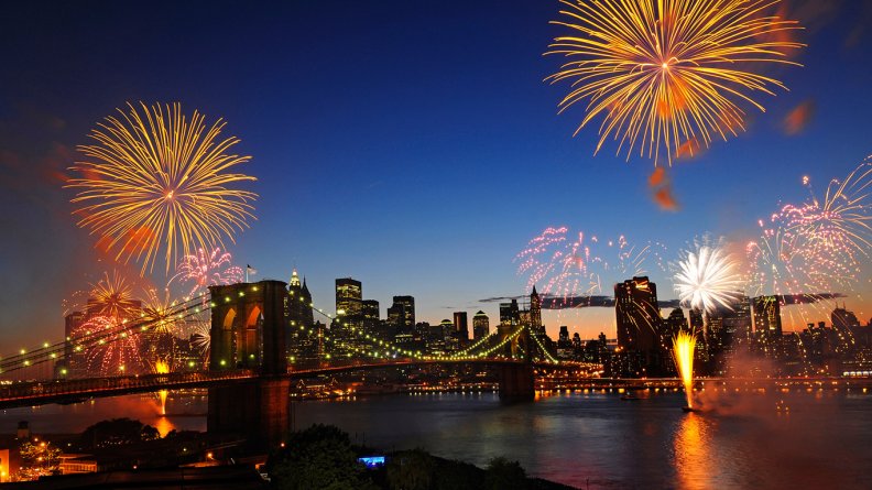 fireworks_over_brooklyn_bridge.jpg
