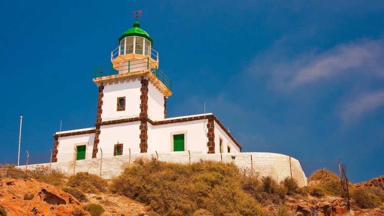 beautiful akrotiri lighthouse on the isle of santorini