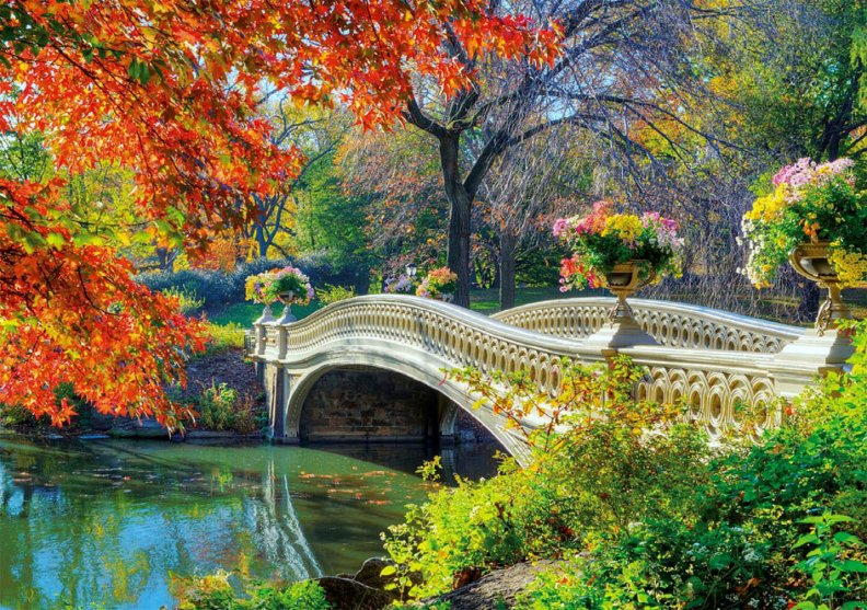 romantic_bridge_in_autumn.jpg