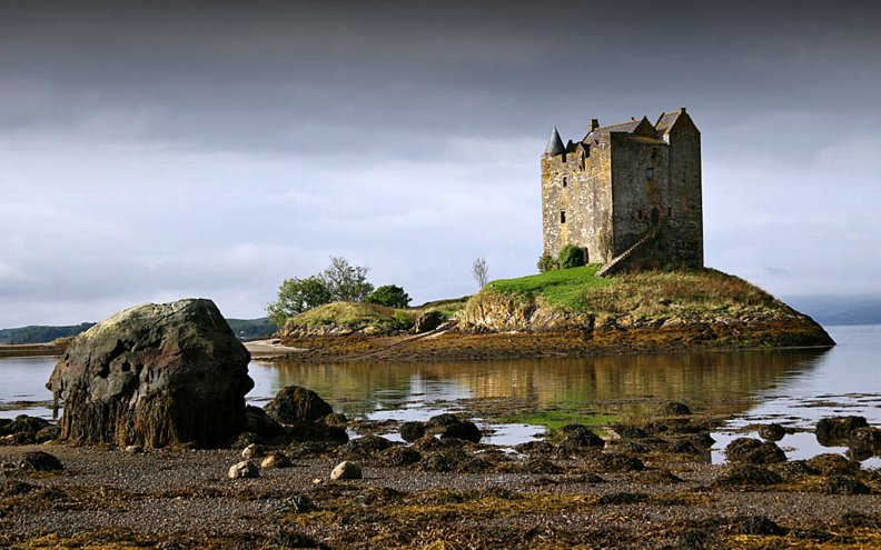 stalker_castle_scotland.jpg