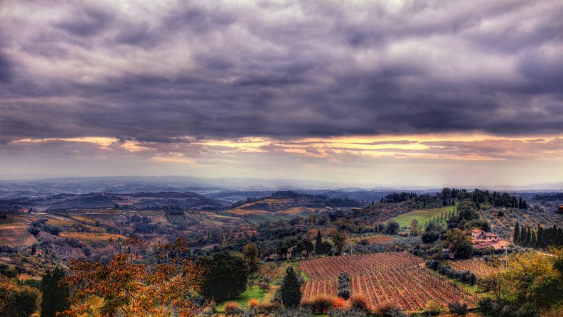 gorgeous_view_of_farms_on_hills_hdr.jpg
