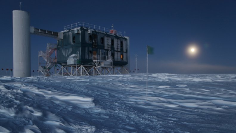 antarctic_observatory_in_a_perpetual_night.jpg