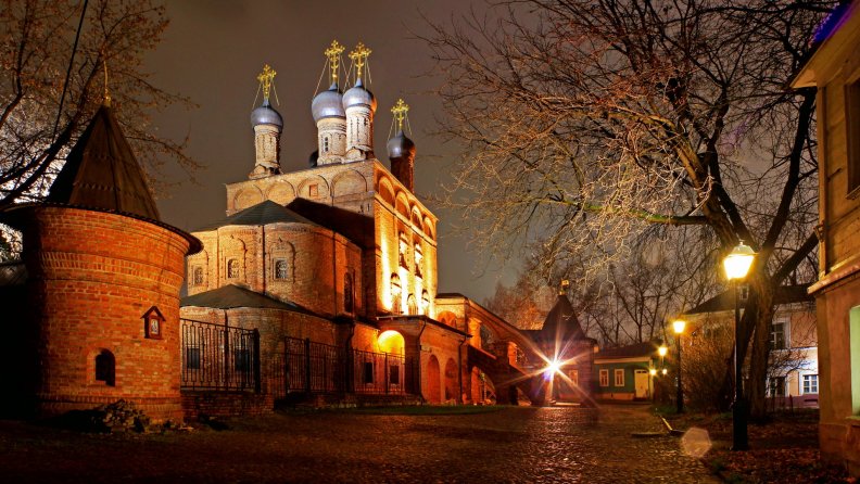 beautiful_krutitsy_russian_orthodox_church_in_moscow.jpg