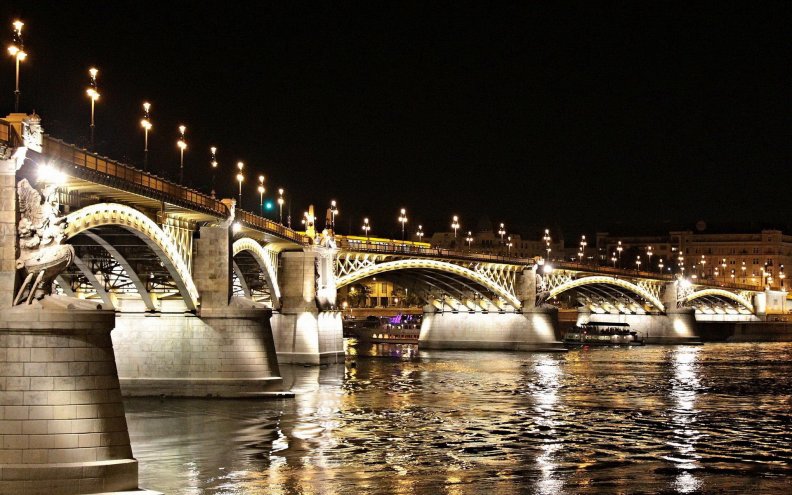 beautiful_angled_bridge_at_night.jpg