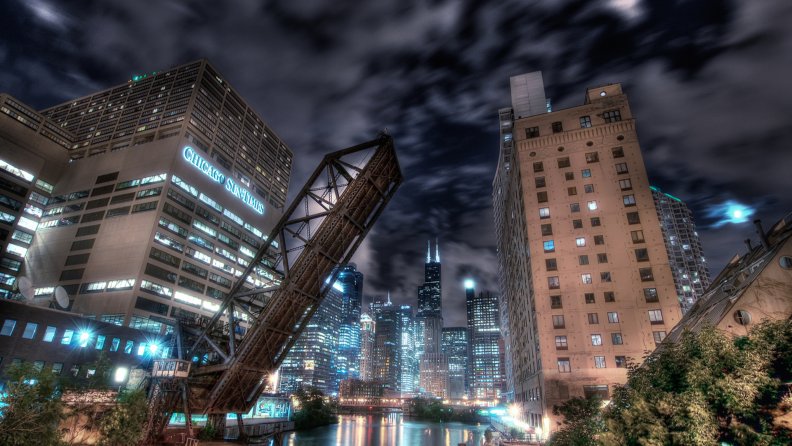 raised_drawbridge_on_the_chicago_river.jpg