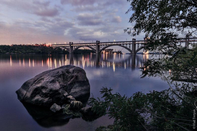 beautiful_bridge_at_dusk.jpg