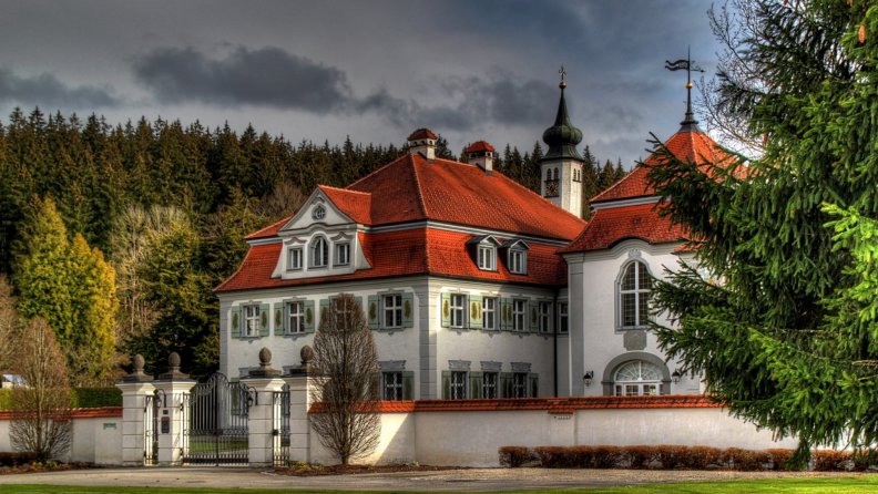 beautiful_mansion_in_leutkirch_germany_hdr.jpg