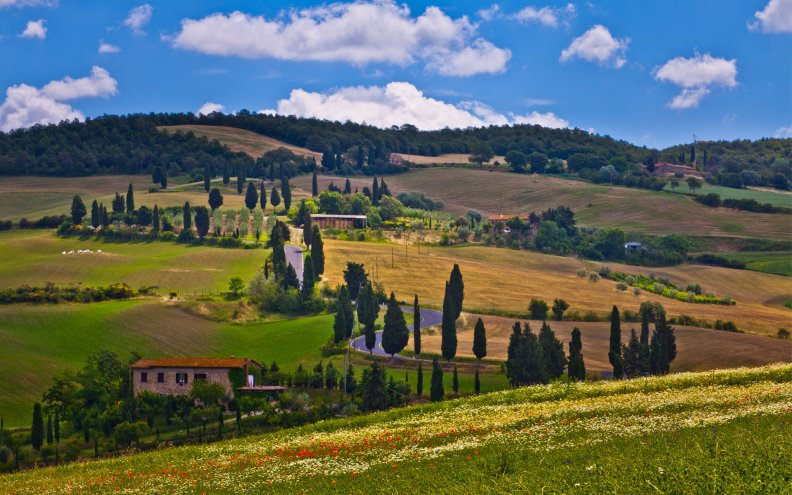 beautiful italian farms on a hill