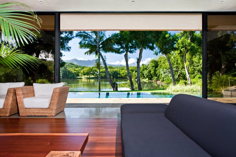 beautiful_tropical_modern_villa_overlooking_pool_in_kauai_hawaii.jpg