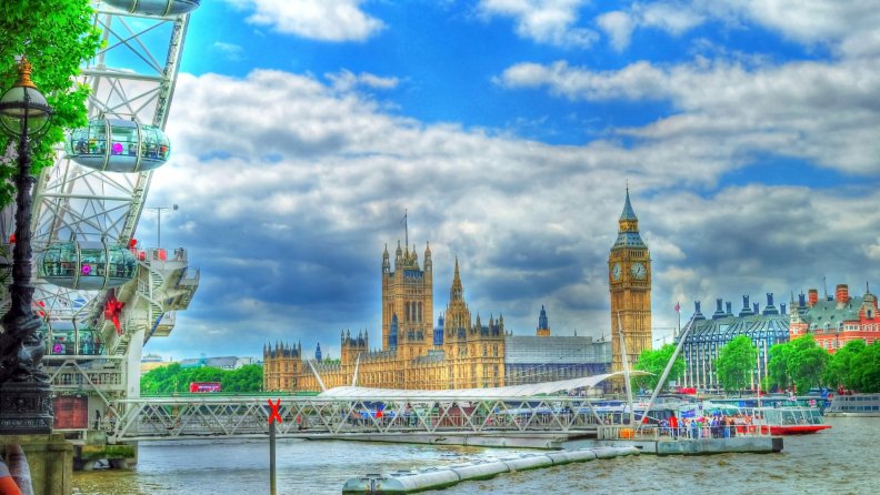 snapshot_of_a_day_on_the_thames_hdr.jpg