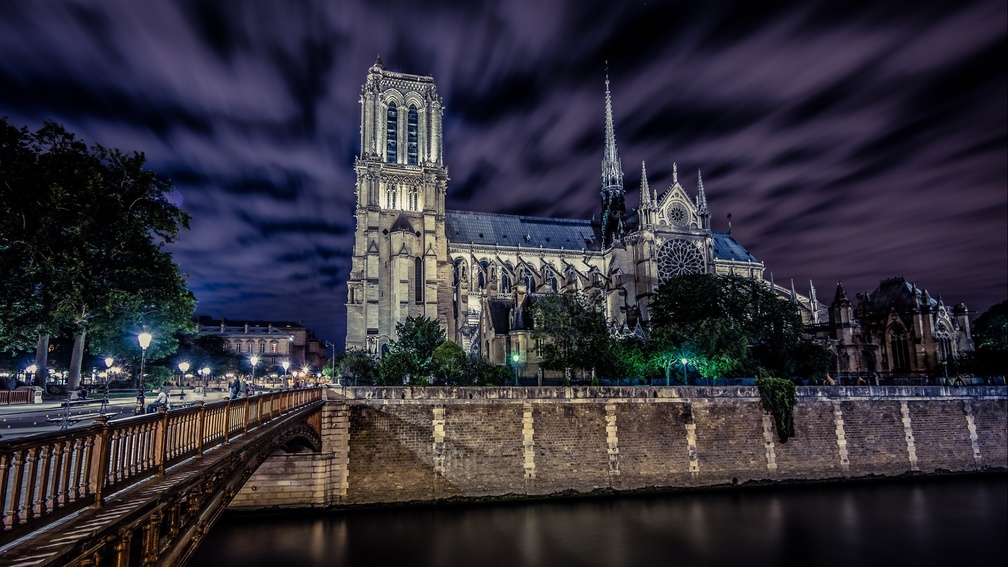 notre dame cathedral by the seine river hdr