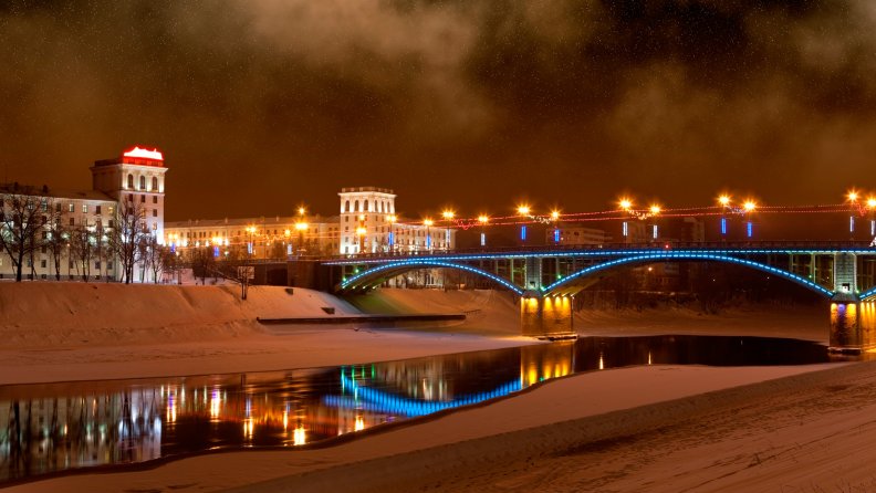 lovely_lit_bridge_on_a_winter_night.jpg