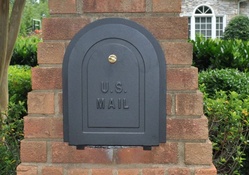 Jumbo brick mailbox