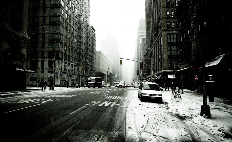 new_york_city_avenue_in_winter.jpg