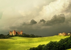 castle in trequanda tuscany