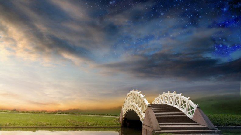 wonderful_oriental_style_bridge_under_stars.jpg