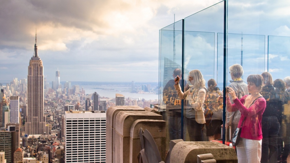 viewing gallery atop the chrystler building in nyc