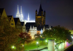 lit up cathedral in cologne germany