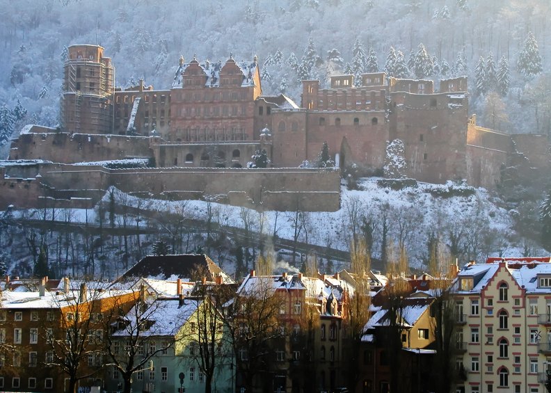 the_castle_of_heidelberg_in_winter.jpg