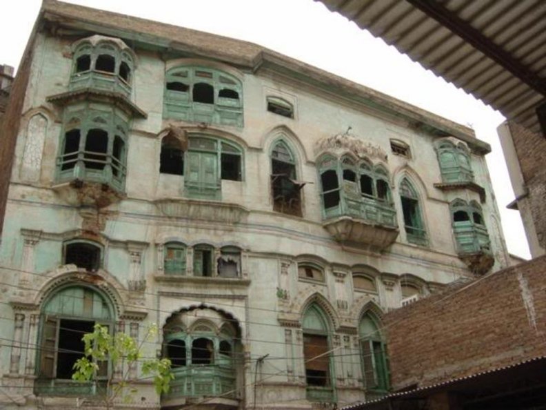 kapoor house peshawar