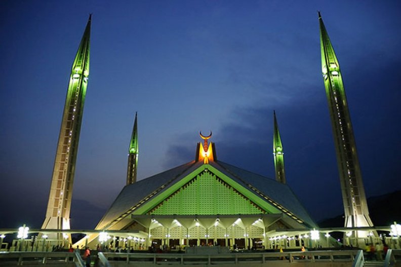 faisal_mosque_islamabad.jpg