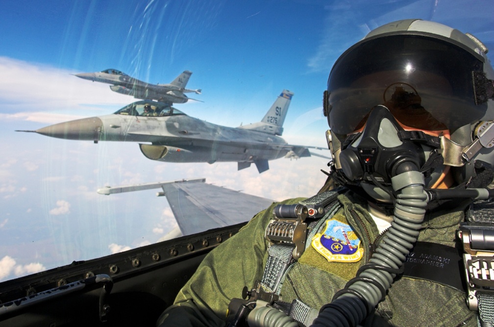 General Dynamic F_16 Fighting Falcon