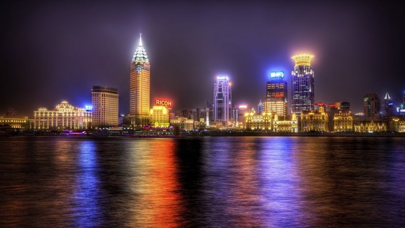 beautiful_cityscape_at_the_seaside_hdr.jpg