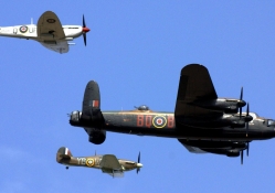 Avro_Lancaster Supermarine_Spitfire Hawker_Hurricane
