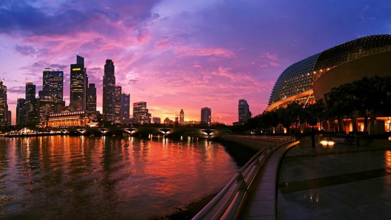 singapore_waterfront_at_sundown.jpg